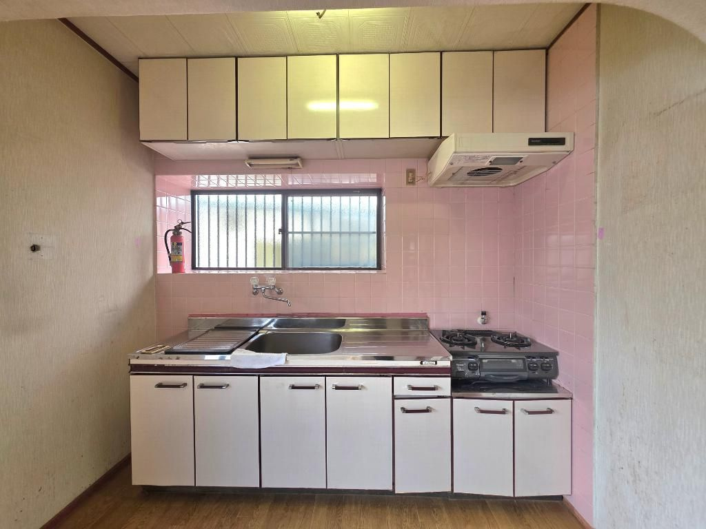 栄谷戸建のキッチン