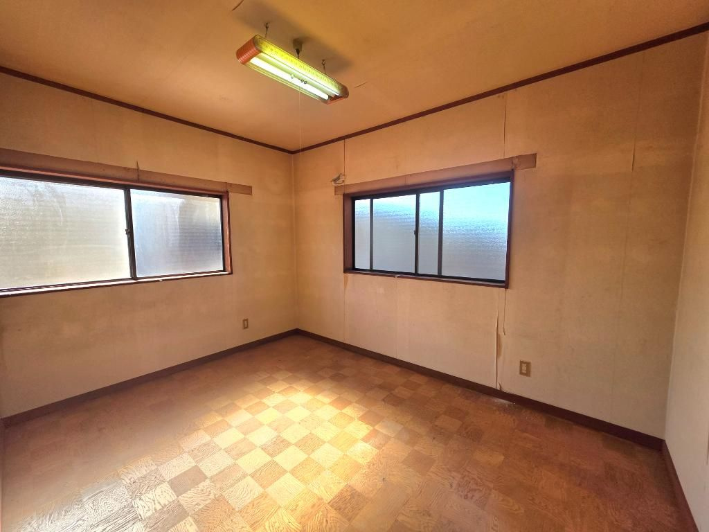 栄谷戸建の洋室