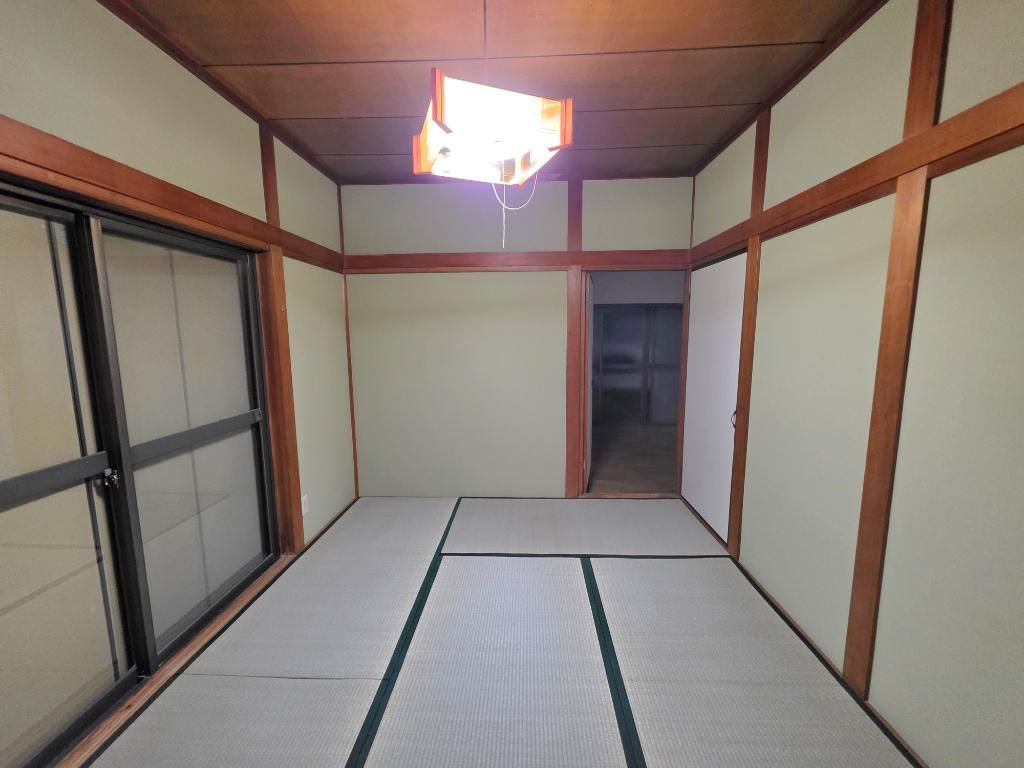 栄谷戸建の和室