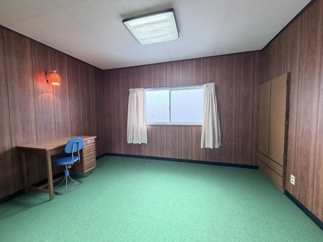 丹波市市島町上牧の中古一戸建の洋室|2階