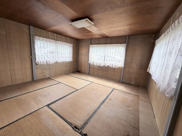 丹波市市島町上牧の中古一戸建の和室|倉庫2階和室8帖