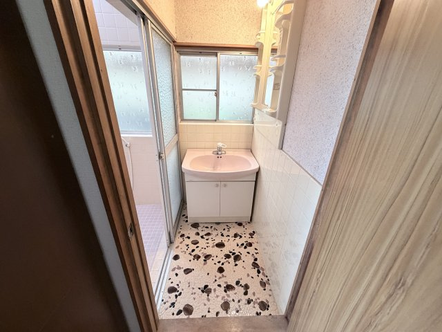 丹波市市島町上牧の中古一戸建の洗面所