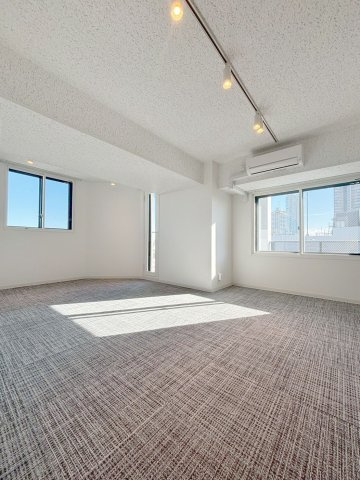 「防音マンション」プライムブリス森下スタジオの居間・リビング|防音室は防音床、防音壁、防音天井となっており、まさに楽器を演奏するためにつくられた24時間楽器演奏可能の防音室です