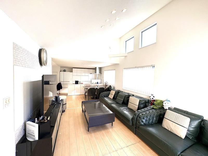 練馬区小竹町1丁目　中古戸建の居間・リビング|現地ご見学希望・資料請求などお気軽にお問い合わせ下さい！
03-5990-5201