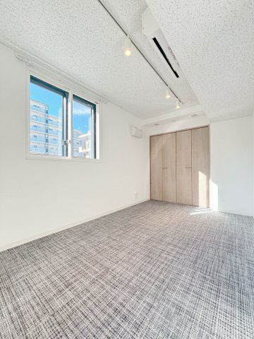 「防音マンション」プライムブリス森下スタジオの居間・リビング|防音室は防音床、防音壁、防音天井となっており、まさに楽器を演奏するためにつくられた24時間楽器演奏可能の防音室です