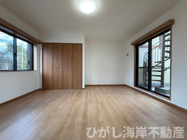 茅ヶ崎市浜之郷　中古戸建　の内装|新規リフォーム完了！　9帖　洋室