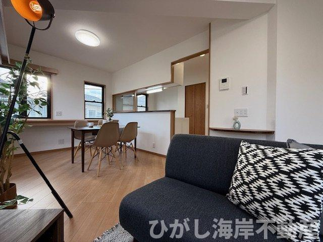 茅ヶ崎市浜之郷　中古戸建　の居間・リビング|新規リフォーム完了！　12.5帖　LDK