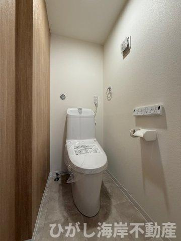 茅ヶ崎市浜之郷　中古戸建　のトイレ|新規リフォーム完了！　洗浄機能付きお手洗い