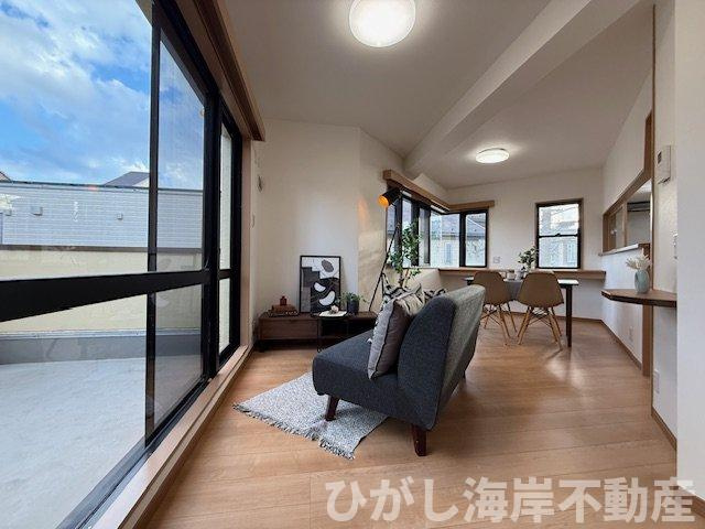 茅ヶ崎市浜之郷　中古戸建　の居間・リビング|新規リフォーム完了！　12.5帖　LDK