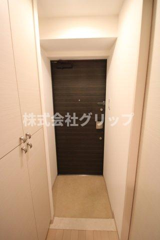 フェニックス横濱関内BAY MARKSの玄関