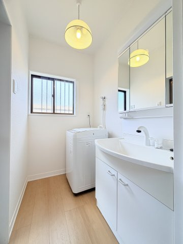 歌敷山４丁目貸家の洗面所