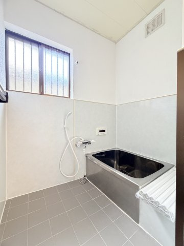 歌敷山４丁目貸家の浴室