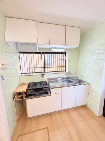 歌敷山４丁目貸家のキッチン