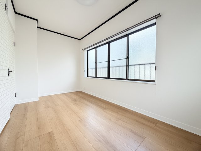 歌敷山４丁目貸家の居間・リビング