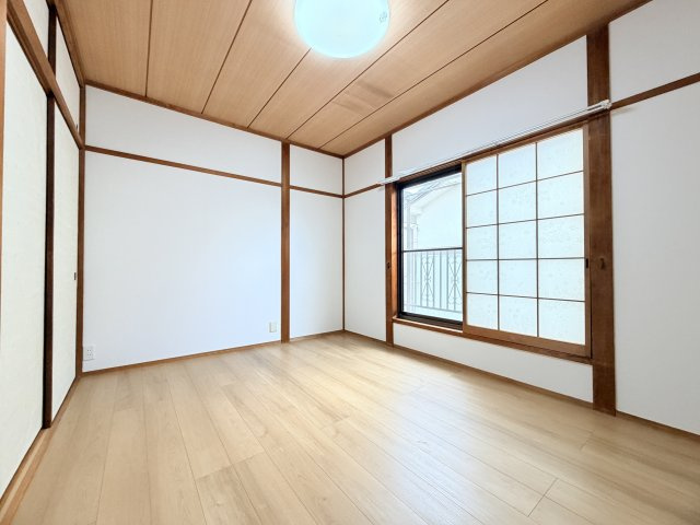 歌敷山４丁目貸家の居間・リビング