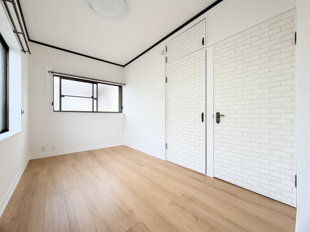 歌敷山４丁目貸家の寝室