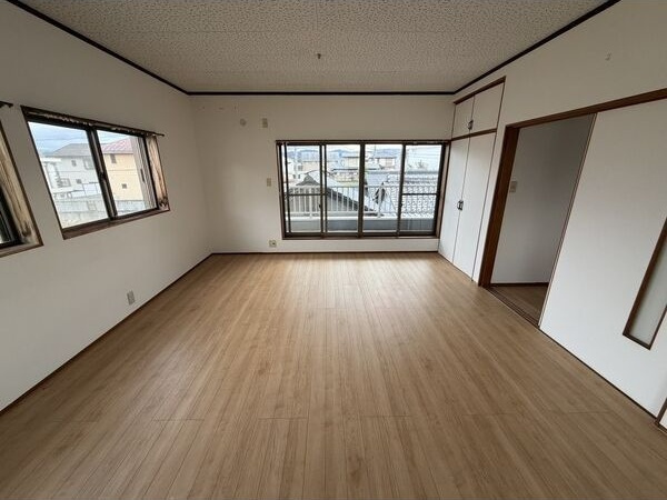 岸宮戸建の洋室