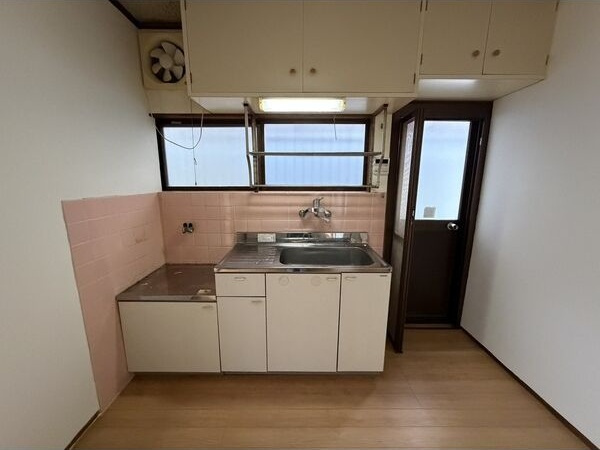 岸宮戸建のキッチン