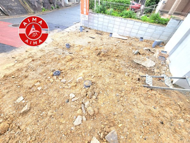 福岡市南区寺塚2丁目第1-2棟（1号棟）の駐車場|広々した駐車場になります。3台並列駐車となります。