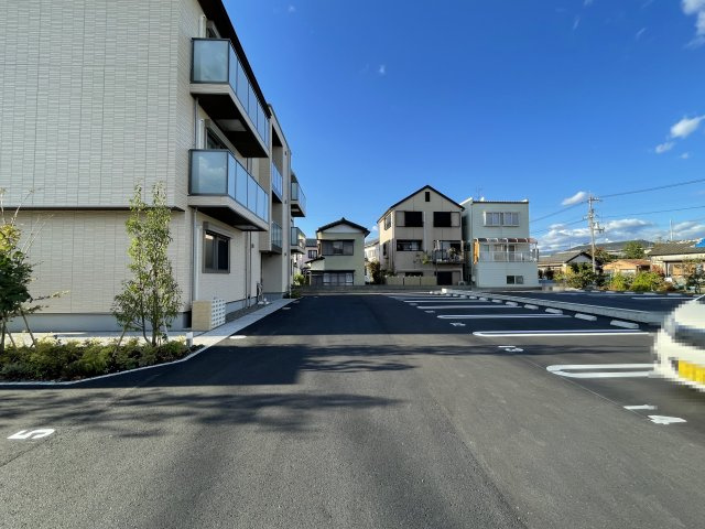 ベレオ シャトノワールの駐車場