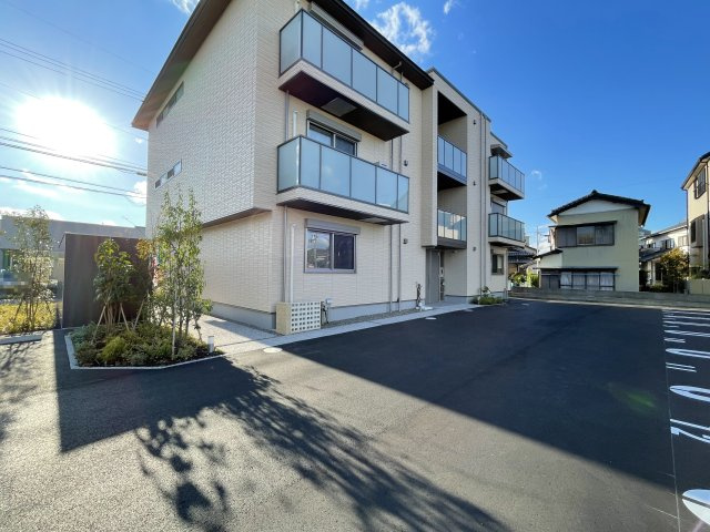 ベレオ シャトノワールの駐車場