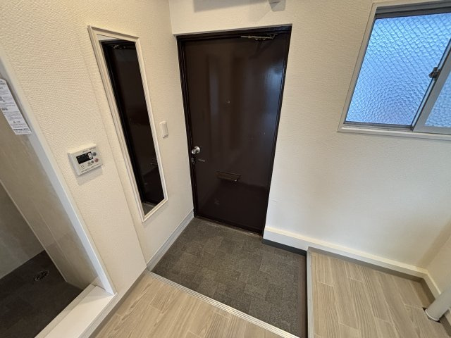三山マンションの玄関