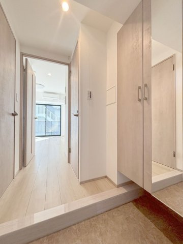 「防音マンション」Konomi　Morisitaの玄関|ゆったりとした玄関です