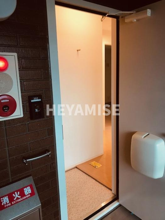 ニューハイツタリカドＡ棟の玄関