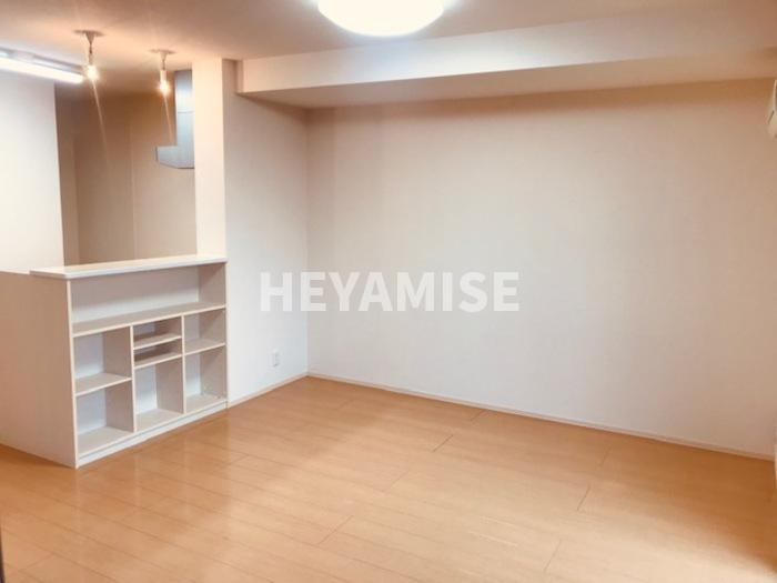 ニューハイツタリカドＡ棟の居間・リビング