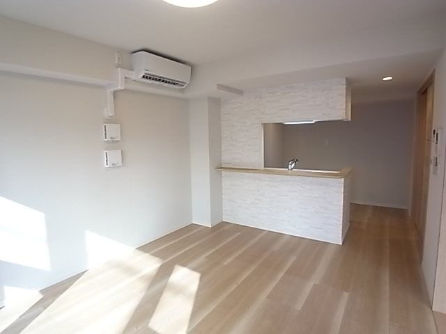 神戸海岸通　萬利Residenceの居間・リビング