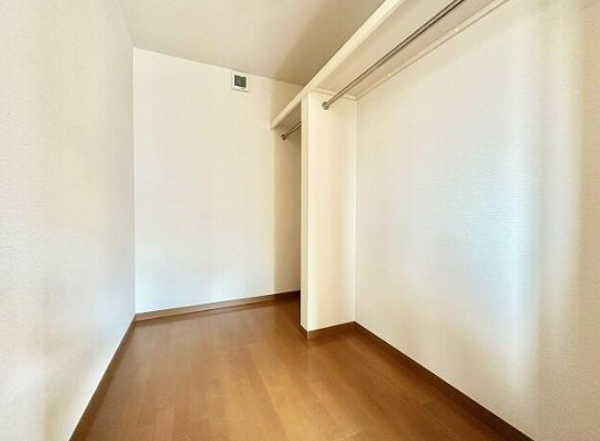 【中古】入間郡越生町越生リフォーム中古住宅の収納|大容量のウォークインクローゼットです！