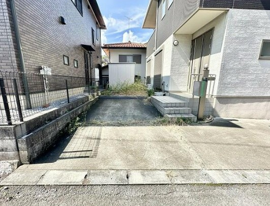 【中古】入間郡越生町越生リフォーム中古住宅の駐車場|駐車スペースです！