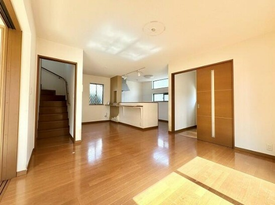 【中古】入間郡越生町越生リフォーム中古住宅の居間・リビング|ゆとりあるLDKです！