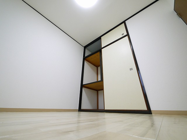 南京終マンションAの収納|大きなものも収納できそうです