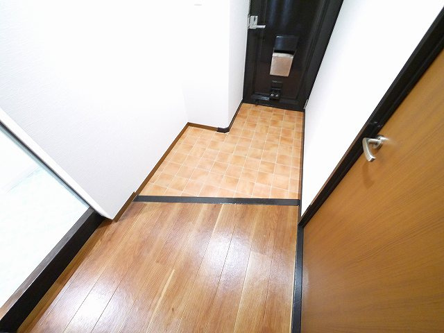 南京終マンションAの玄関|ゆったりとした玄関です