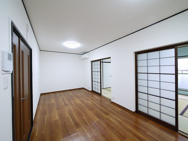 南京終マンションAの居間・リビング|ゆったりとしたリビングです