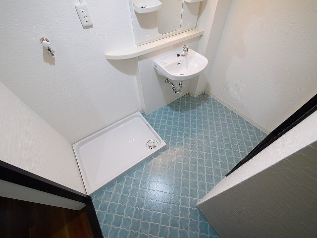 南京終マンションAの洗面所|広い洗面スペース