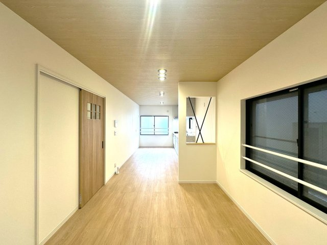 【上野駅徒歩5分】東上野５丁目フルリフォーム戸建 令和8年2月中旬完成予定の外観|周囲の景観と調和する、落ち着きある洗練デザイン。日常の風景にさりげない美しさを添える、ちょうどよい存在感です。※2026年2月中旬フルリフォーム完成予定