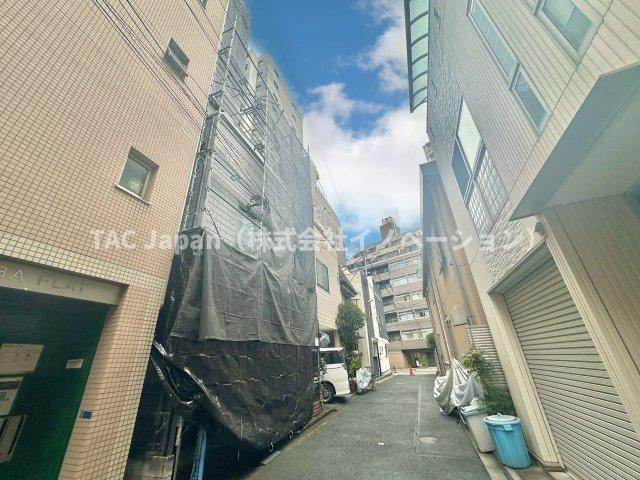 【上野駅徒歩5分】東上野５丁目フルリフォーム戸建 令和8年1月末完成予定の前面道路含む現地写真|※2026年1月末フルリフォーム完成予定