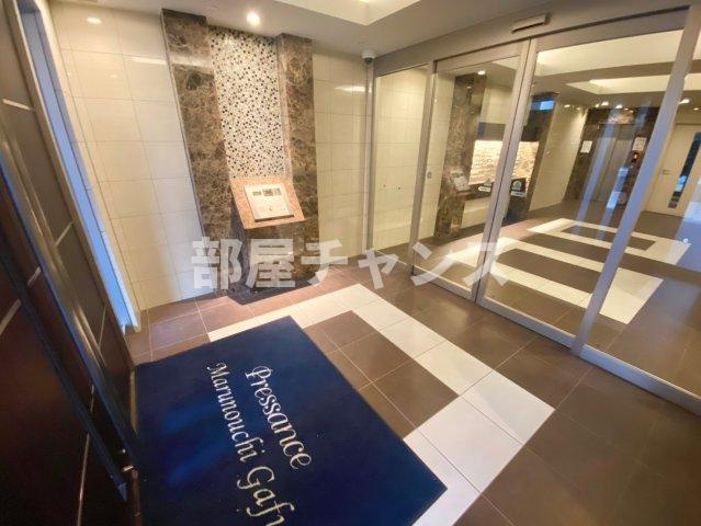 プレサンス丸の内雅風のエントランス