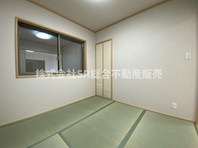 長堂1丁目中古戸建の和室|リビング横の和室は客間としても利用できます♪