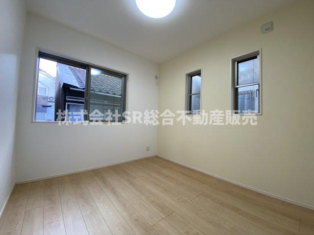 長堂1丁目中古戸建の洋室|2F洋室は全室2面採光で明るいお部屋です！