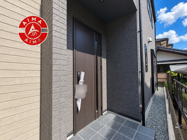 福岡市南区寺塚2丁目第1-2棟（2号棟）の玄関|おでかけの時も帰った時も、「我が家」を最初に感じでもらえる素敵な空間に。