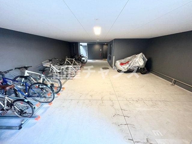 プレサンスTHE高岳の駐車場