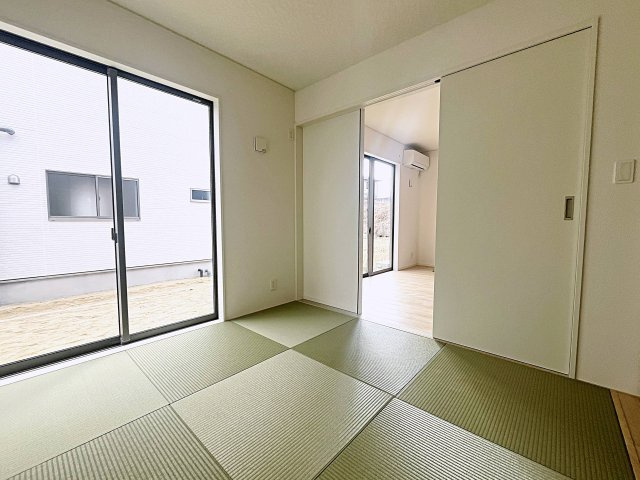 新築戸建・新築建売　二本松市油井第5　油井小・安達中の和室|畳のぬくもりが気持ちの良い和室は来客時の客間としても利用できます！