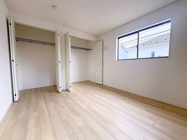新築戸建・新築建売　二本松市油井第5　油井小・安達中の洋室|【洋室7.7帖】は収納が2か所で広々としているのでご夫婦の主寝室におすすめです！
