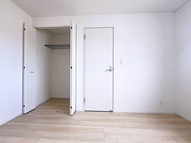 新築戸建・新築建売　二本松市油井第5　油井小・安達中の収納|【洋室6帖】全居室収納完備！収納が多いとお部屋もスッキリです！
