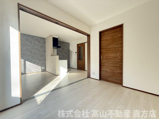 BRAVE BASE香月中央の洋室