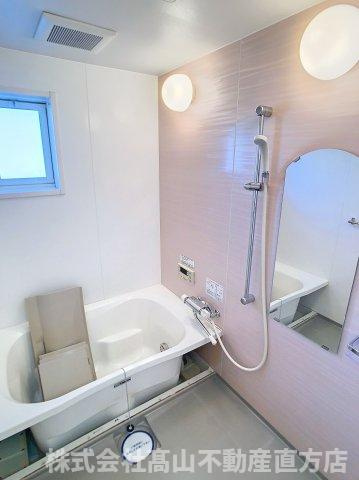 ヴィサージュ本城 B棟の浴室