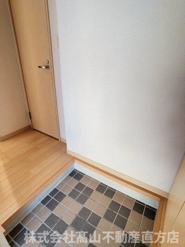 ヴィサージュ本城 B棟の玄関